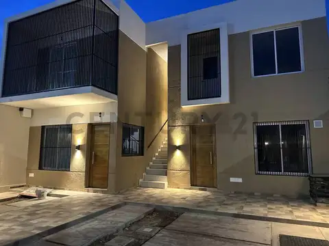 Duplex a Estrenar de 2 Dormitorios y 2 Baños, a cuadras del alto maipu
