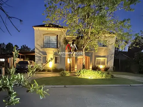 Casa 6 ambientes con 3 baños