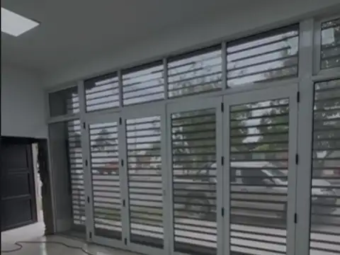 Galpon en Venta en La Banda, USD 1.700.000