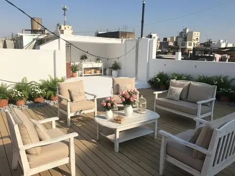 URGENTE, CASONA DE 300M2 TOTALES, OPORTUNIDAD UNICA  POR ZONA Y FUNCIONALIDAD 