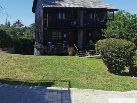 Complejo de cabañas en venta - 5 UFs - 1.880Mts2 - Cuesta Blanca