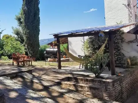 Oficina 13 ambientes con 5 baños
