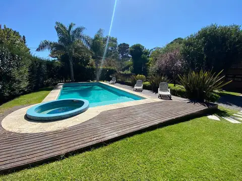 Casa en Alquiler Temporal en Valeria del Mar, $ 100
