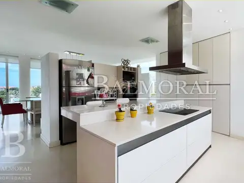 Casa en Venta en Pinamar, USD 1.000.000