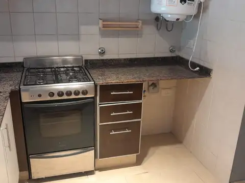 SEMI PISO 2 AMBIENTES MUY LINDO AL FRENTE CON BALCON