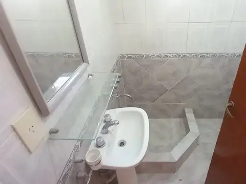 Depto Tipo Casa 4 ambientes con 2 baños
