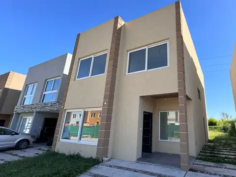 CASA EN VENTA EN GREEN PARK, BELLA VISTA