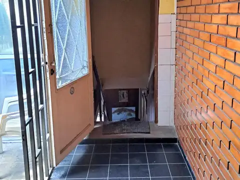 Depto Tipo Casa 5 ambientes con 2 baños