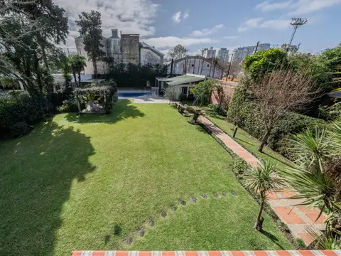 Eduardo Madero 1800 , Piso 0