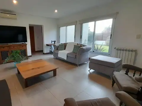 Casa 5 ambientes con 3 baños