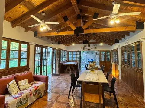 Casa en Venta con 8 cocheras