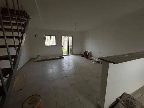 Casa 3 ambientes con 2 baños