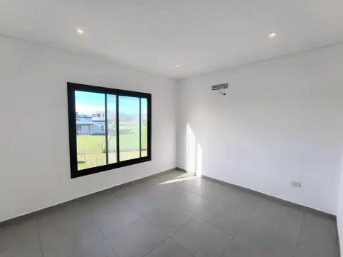Casa en Alquiler al Norte