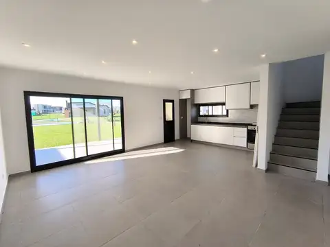 Casa en Alquiler en El Aljibe, USD 1.500