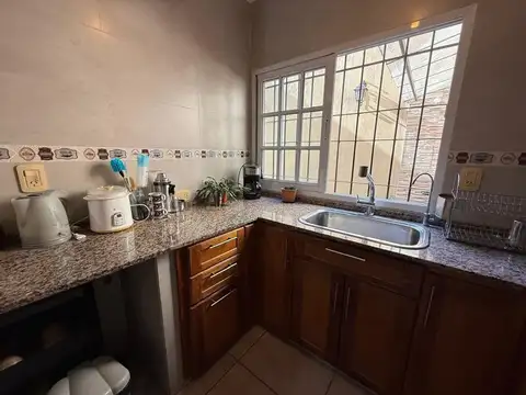 VENTA DUPLEX LOTE PROPIO- GARAGE- PATIO-LINIERS