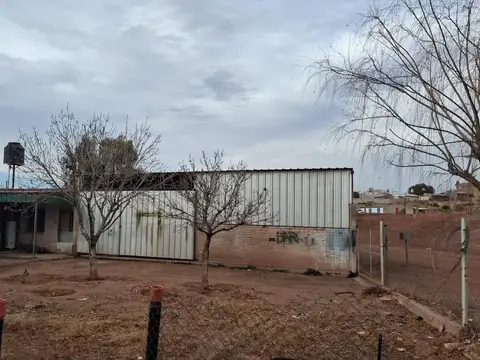 VIVIENDA MAS GALPON EN ALQUILER