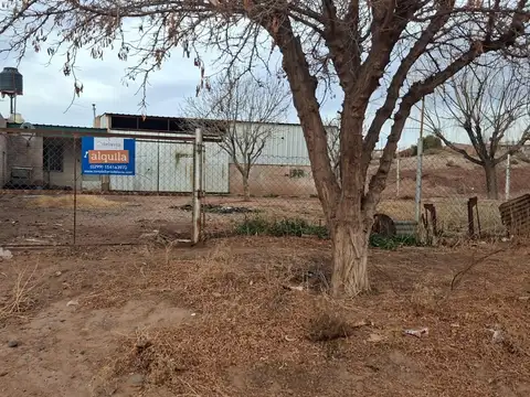 VIVIENDA MAS GALPON EN ALQUILER