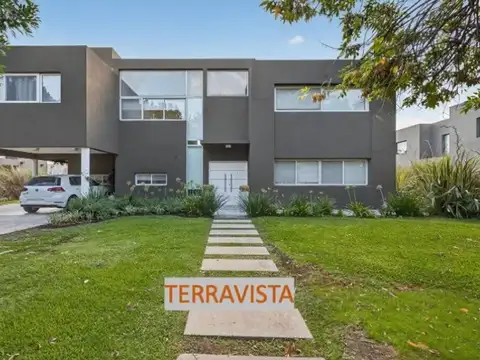 VENTA CASA EN TERRAVISTA 4 DORMITORIOS