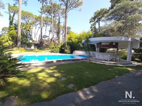 Casa 7 ambientes con 6 baños