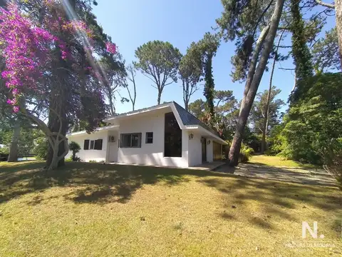 Casa 7 ambientes con 6 baños