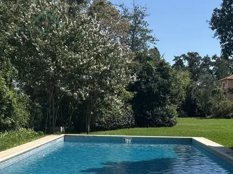 Casa 7 ambientes con 6 baños