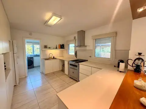 Casa 4 ambientes con 4 baños