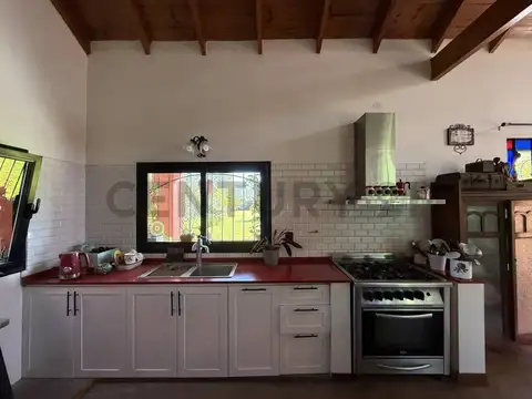 Casa 8 ambientes con 1 baño