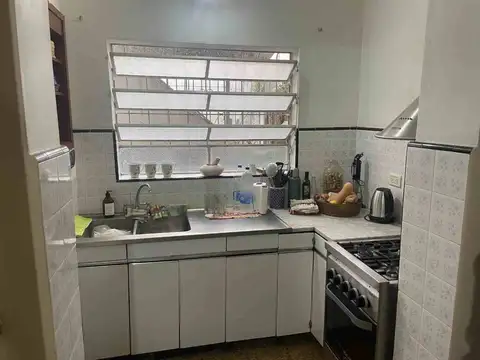 Venta casa 3 AMB, Zarate centro, c/local Comercial
