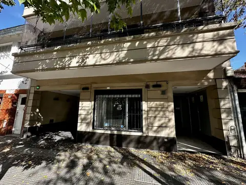 MONOAMBIENTE CON COCHERA EN PLANTA BAJA  CON RENTA