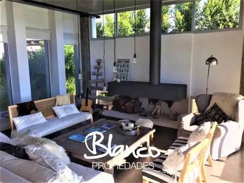 Casa en Venta en Barbarita, USD 1.100.000