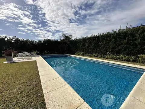 Casa en Venta, 8 ambientes, 4 dormitorios, 5 banos en La Lomada de PIlar - Pilar