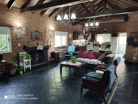 Casa 5 ambientes con 4 baños