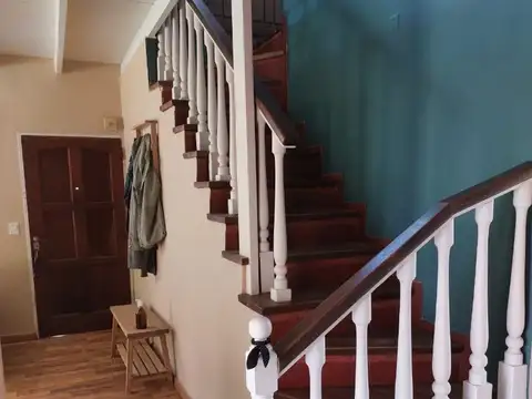 Boulogne: Barrio Malvinas, Lomas chalet de 6 ambientes