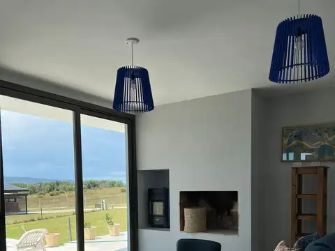 Casa 3 ambientes con 2 baños