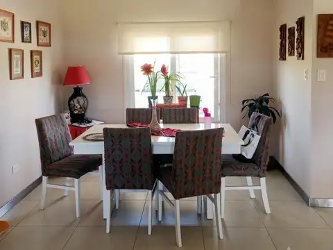 Casa en Venta con 3 cocheras