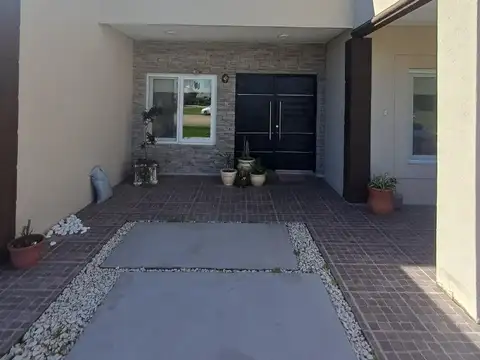 Casa en Venta en Lagos de San Eliseo, USD 230.000