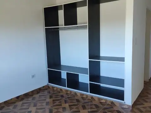 Casa en Alquiler con 3 cocheras