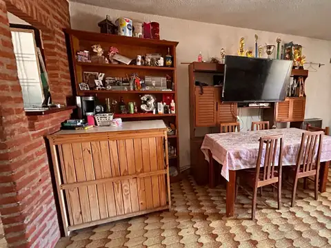 Casa 3 ambientes con 1 baño