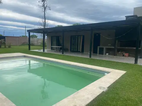 Quinta en Alquiler Temporal en Pontevedra, USD 111.111