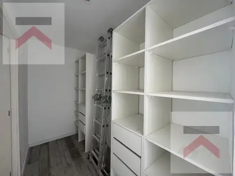 ALQUILER ANUAL Casa 6 dormitorios piscina con vistas al lago en Chacras de la Reserva
