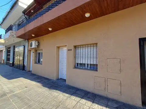PH de 2 ambientes en alquiler. Living/Comedor. Dormitorio. Ubicación céntrica. SIN EXPENSAS