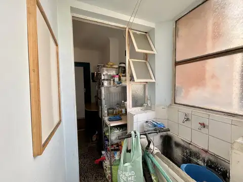 COMODISIMO SEMIPISO APTO PROFESIONAL UBICADO A UNA CUADRA Y MEDIA DE AV. CORDOBA.