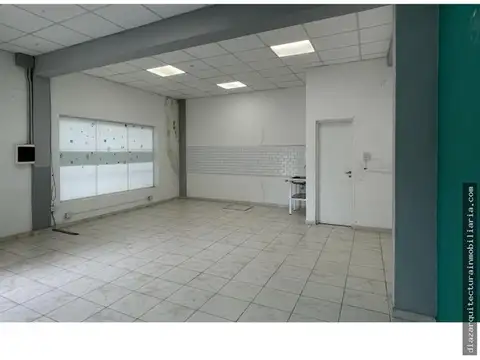 Importante Inmueble en Venta! Sobre esquina!