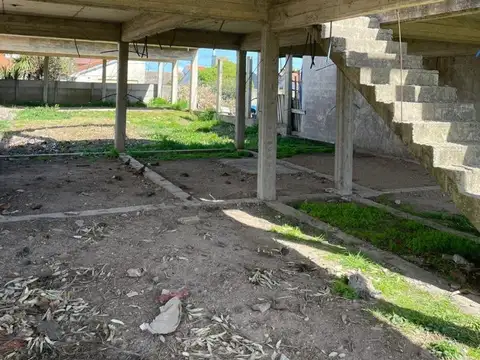 TERRENO CON LOSA DE H° A° A 100 MTS DE RUTA 11 Y LA PLAYA