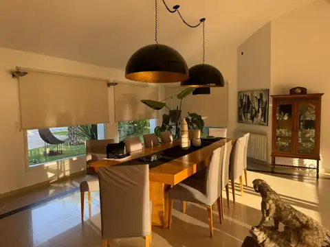 Casa 7 ambientes con 3 baños