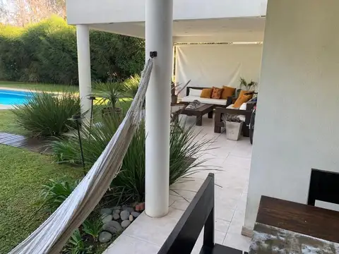 Casa 4 ambientes con 4 baños