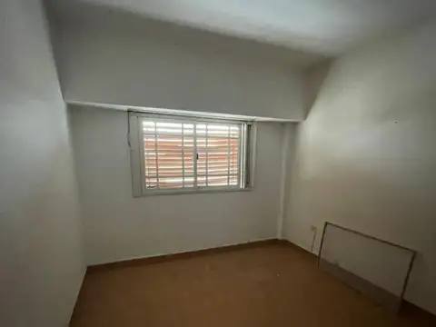 FLORES 2 AMB C/BALCON M/LUMIN EXC ESTAD Y UBIC SIN EXPENSAS