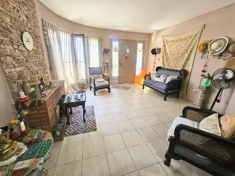 Casa en Venta con 1 cochera