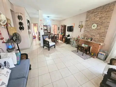 CASA 5 AMBIENTES SANTOS LUGARES JARDIN PERMUTA