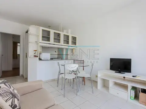 Mario Bravo 1078 , Piso 8